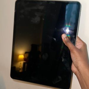 Apple iPad Pro 5th Gen 128GB, Wi-Fi, 12.9 in - Space Gray. No offers!